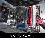 Voil� mon horrible ventirad box de pr�s, les jolies barrettes m�moire G.Skill qui je trouve ont vraiment trop la classe, et les deux ventilos d'origine de l'HAF.