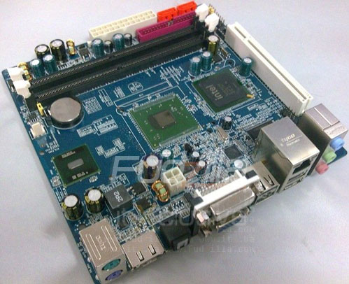  photo carte m�re Mini ITX ATOM