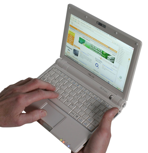 http://www.trustedreviews.com/notebooks/review/2008/04/16/Asus-Eee-PC-900/p1
