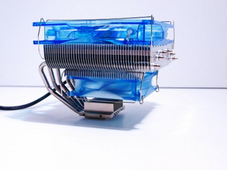 En vrac : que des radiateurs pour ton CPU et tes GPU ! En vrac : que des radiateurs pour ton CPU et tes GPU !