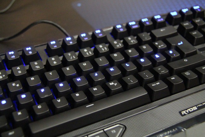 gamescom-2014 roccat military clavier souris tkl