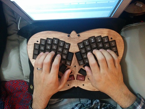 ergonomie keyboardio travail clavier papillon