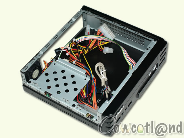 Image 5106, galerie Test boitier Mini-ITX Akasa Enigma