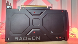 Cliquez pour agrandir Test AMD Radeon RX 7600 : RDNA3 se fait petit !