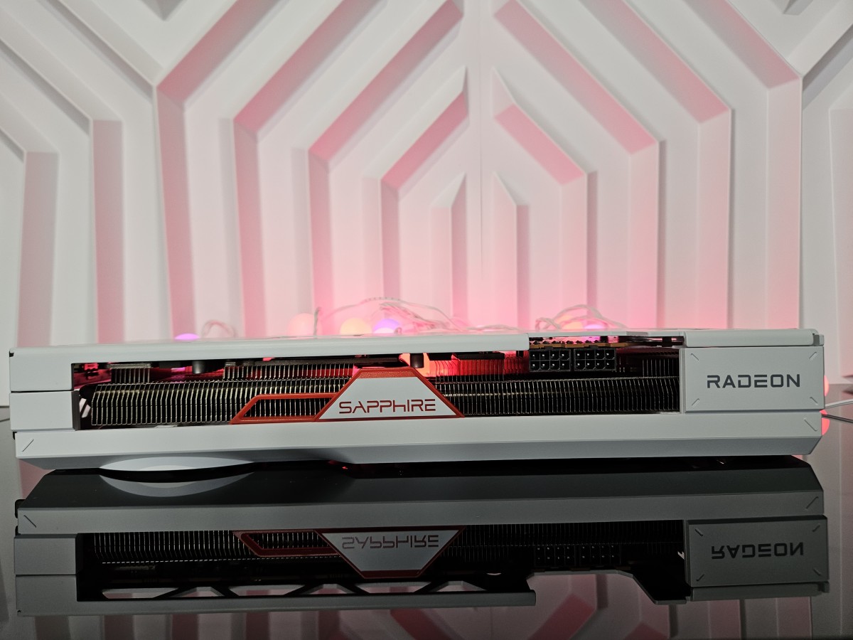 Image 60090, galerie Test Sapphire Radeon RX 7700 XT Pure : une pure beaut !