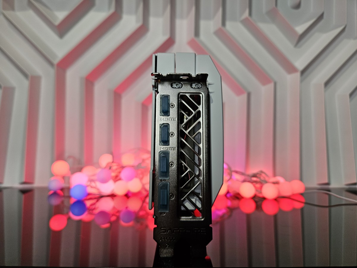 Image 60088, galerie Test Sapphire Radeon RX 7700 XT Pure : une pure beaut !