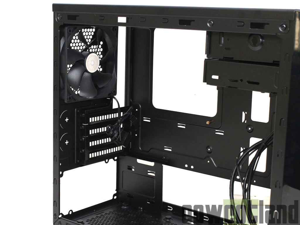 Image 19399, galerie Test boitier Cooler Master N200