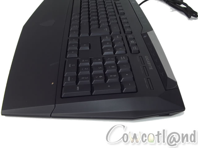Image 13410, galerie Gigabyte K8100, le clavier quil est beau en noir