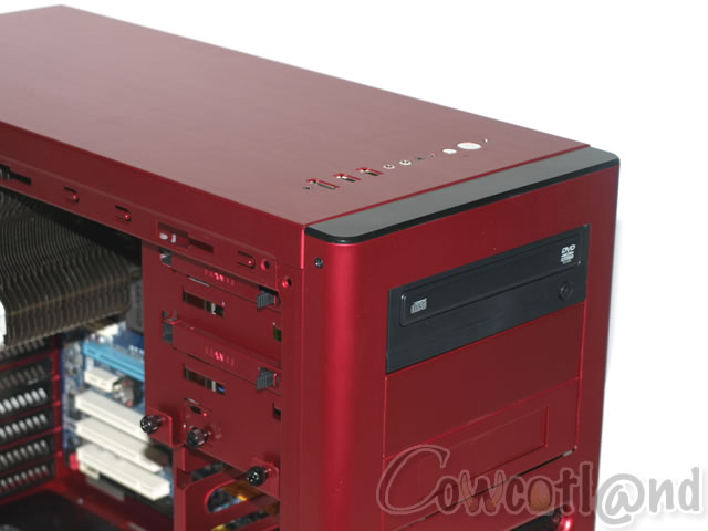 Image 9075, galerie Lian Li PC8-FIR Spider Edition, du rouge et encore du rouge