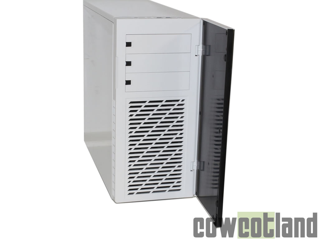 Image 22599, galerie Test boitier NZXT H230