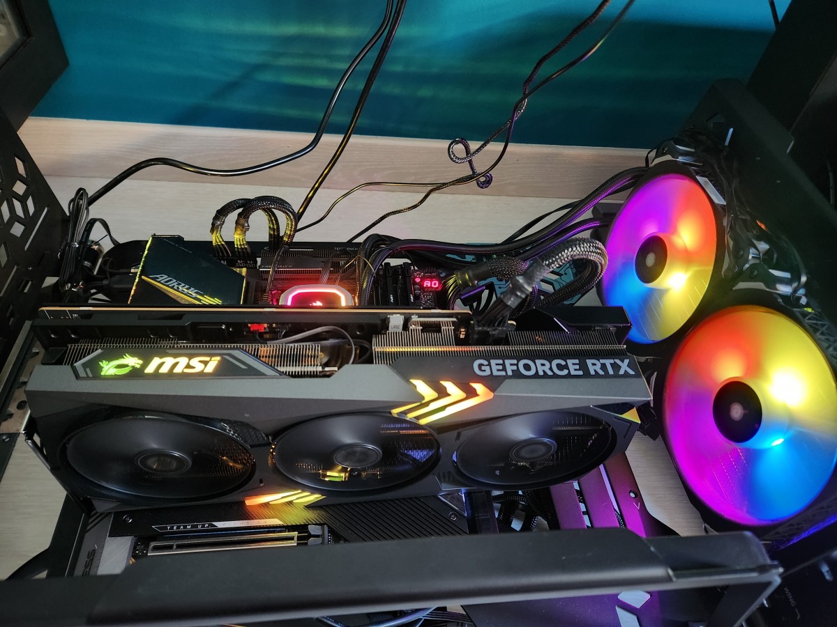 Image 52204, galerie Test MSI GeForce RTX 4080 GAMING X TRIO : le Dragon sort les griffes !