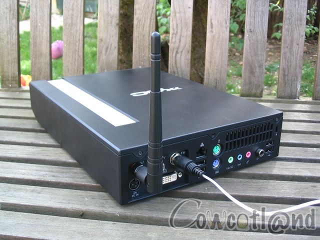 Antennes Antenne WiFi et FM en positions