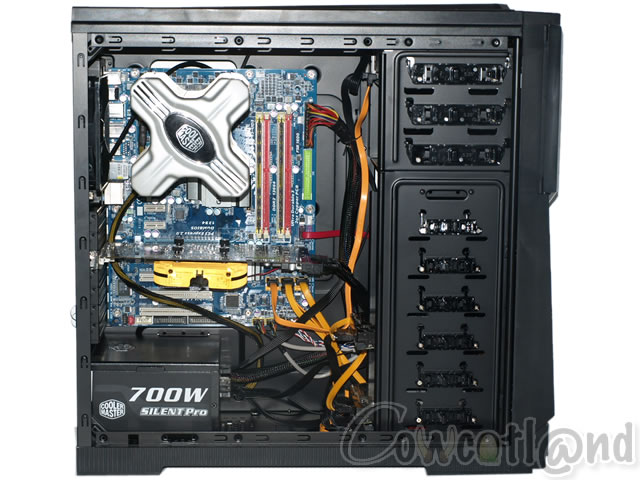 Image 9151, galerie Thermaltake Armor A90, Design Top, chssis Flop