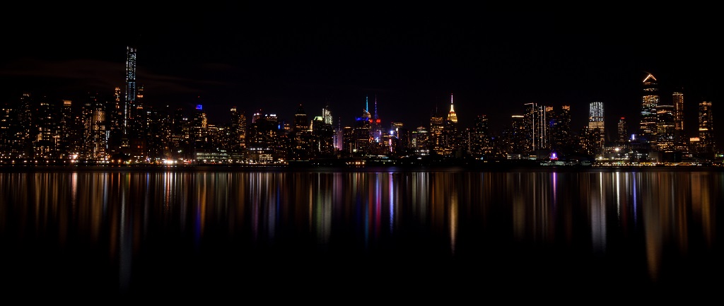 Nyc Night Prise depuis l'autre rive de l'Hudson de nuit avec un Nikon D3400 et 10-20 DX. Pause longue.