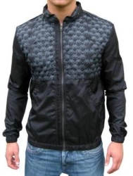 Apr�s le tee-shirt, le blouson