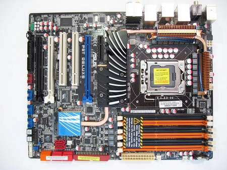 A la d�couverte de 4 cartes m�res X58 haut de gamme