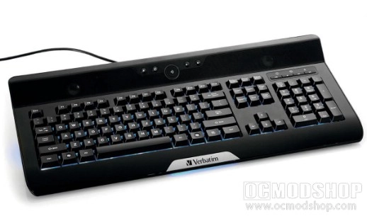 Des enceintes dans un clavier, pratique ?