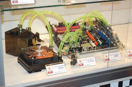 Thermaltake se lance dans le Full Watercooling et l'�vaporateur