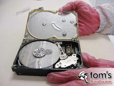 Reportage sur la r�cup�ration d'un HDD qui a fini dans l'eau