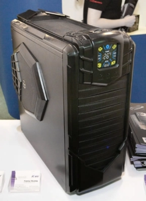 3 pages de photos pour d�couvrir les boitiers du Computex