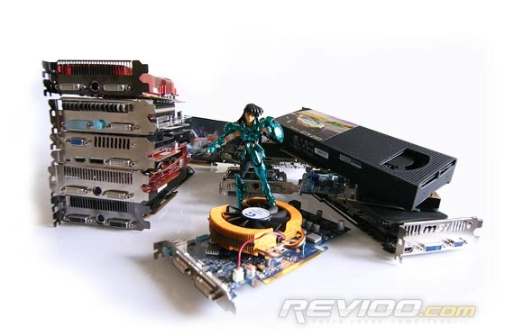 Un comparatif de 13 cartes sous 10 jeux chez Revioo
