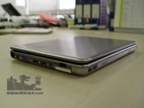 C'est beau l'alu, surtout sur un netbook