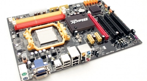ECS 785GM-AD3, reine des cartes m�res AMD Low Cost ?