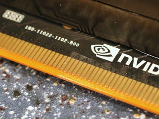 Et une GTX480 en PCI-E 1X, c'est cool ? Et en SLI ?