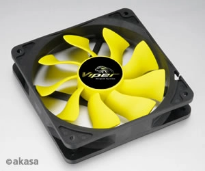 Akasa pr�sente son ventilo Viper, qu'il est jaune et pis voil�