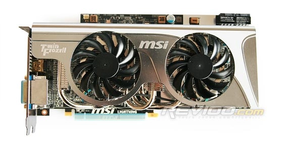 Revioo se fait une 5870 Lightning au petit dej'