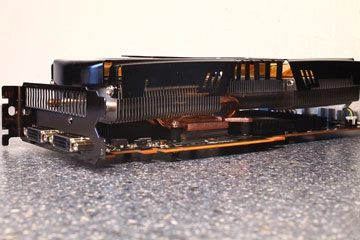 30W de moins pour la GTX 480 AMP!, mais pas que