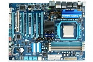 Gigabyte 890FXA-UD7 : une bonne CM pour le X6 ?