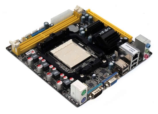 En attendant la J&W MINIX 890GX-USB3, voici la 6150SE-UC3, et �a fait mal