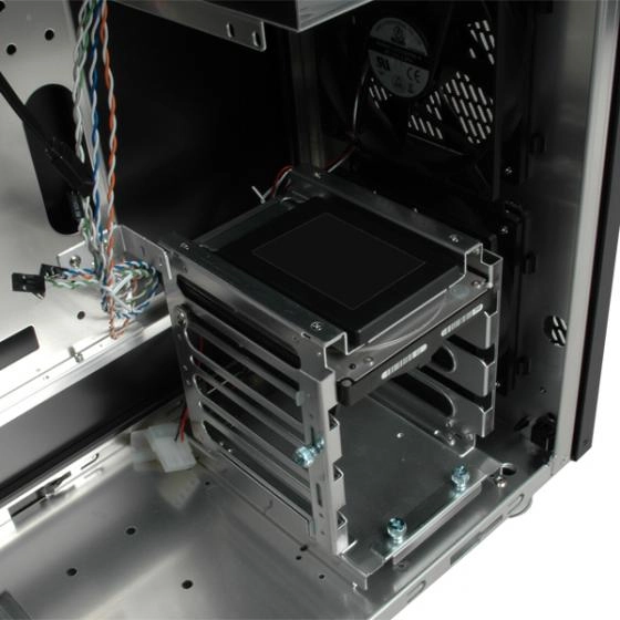 Lian Li PC-9FJ, version sp�ciale Japon qui va faire des envieux