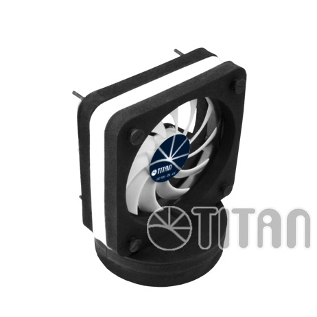 Titan te rafra�chit un peu sur la plage, avec son TFD-8010H12Z/DW(RB)