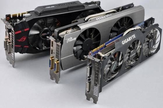3 GTX 580 OC chez Cluclu