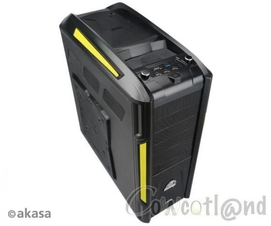AKASA Venom Toxic : du bon gros boitier APACHER