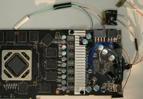 Loin devant, la HD 7970 passe � 1747MHz