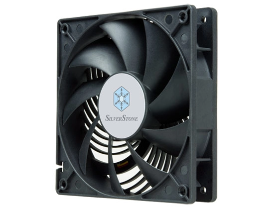 Changements en vue avec le SilverStone AP122