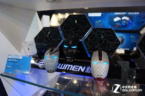 Newmen : une souris � la Iron Man