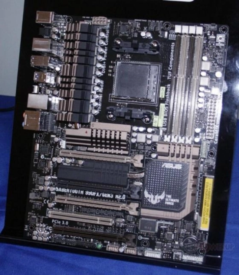 Asus d�voile la premi�re carte m�re Pci-e 3.0 pour AMD