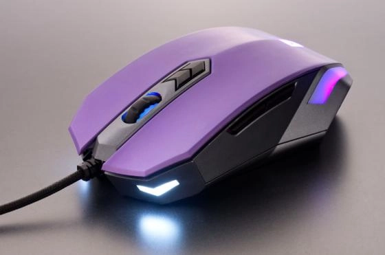 La souris Tesoro Gungnir en approche, pour 39�