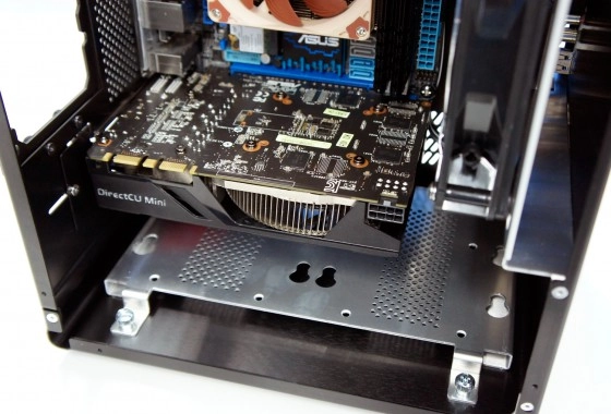 [MAJ-Bis] Asus propose une GTX 670 Direct CU mini