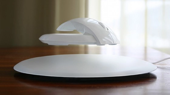 Une souris qui l�vite pour �viter le syndrome du canal carpien