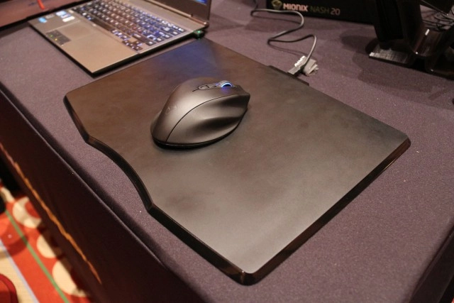 Concept PX, Mionix met en place un blog pour suivre la souris sans fil avec charge par induction