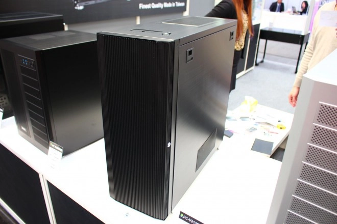 CeBIT 2014 : Lian Li renouvelle sa gamme PC-V21xx, avec du lourd...