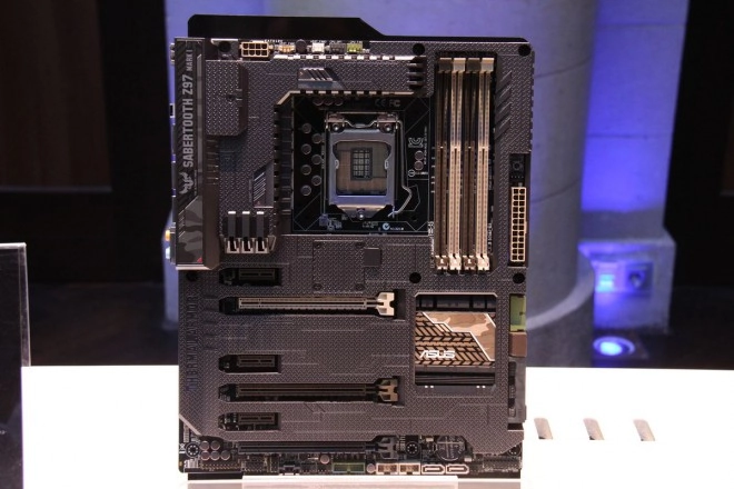 Asus pr�sente ses nouvelles cartes m�res TUF Z97 Sabertooth et Gryphon