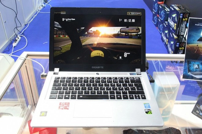 GA 2014 : le PC portable Gigabyte P34G v2 se d�voile