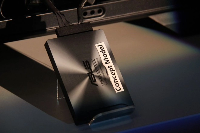 SATA Express Asus : Un SSD et des boitiers externes