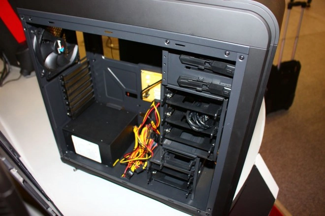 Le boitier Aercool DS 200 arrive, en Lite et classique